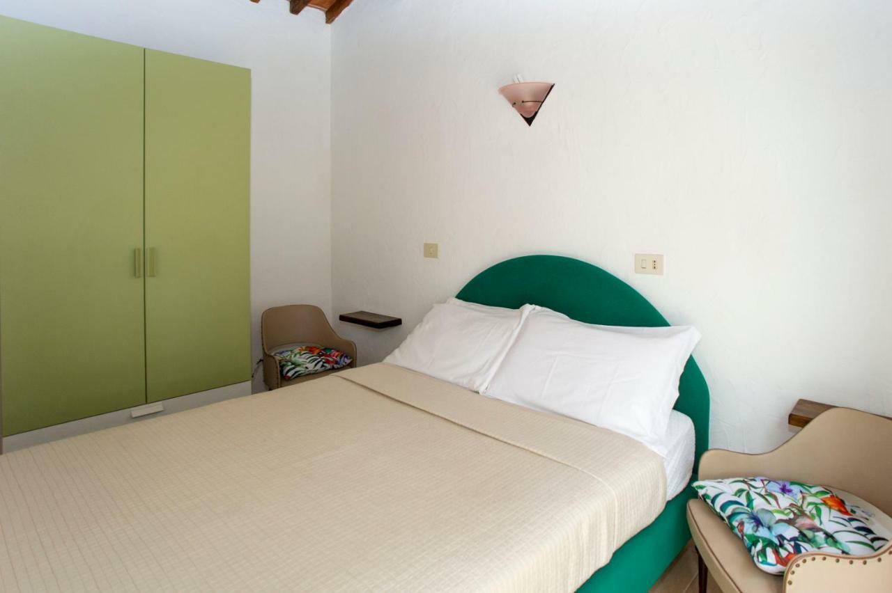 Aparthotel Il Poggio Marcuccio Lacona Exteriér fotografie