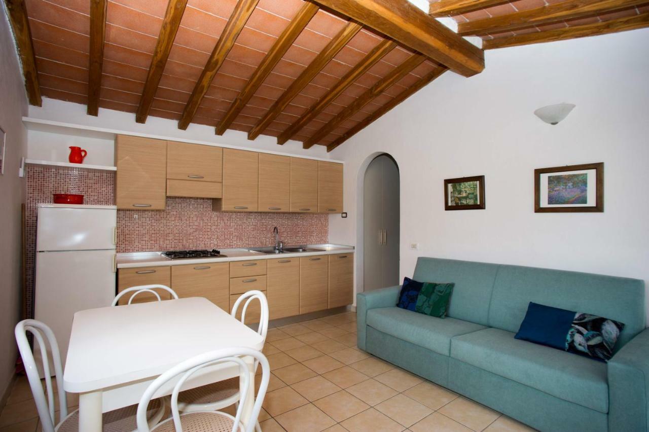 Aparthotel Il Poggio Marcuccio Lacona Exteriér fotografie