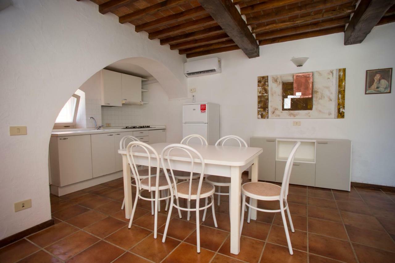 Aparthotel Il Poggio Marcuccio Lacona Exteriér fotografie